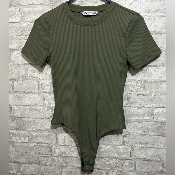 SO green ribbed contour short sleeve tee - Picture 2 of 9